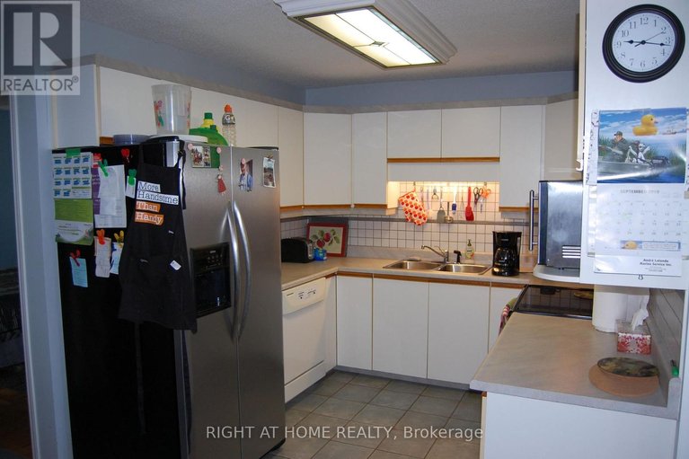 29137685/937-morris-street/town-of-rockland/clarence-rockland/ontario/K4K1N1_5