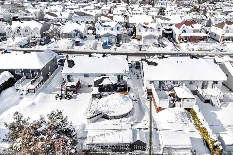 29320143/443-christine-street/hawkesbury/hawkesbury/ontario/K6A3P7_32