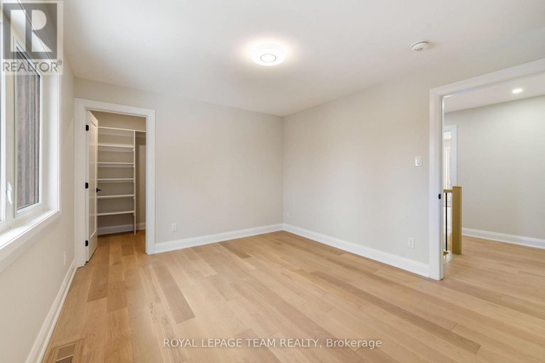 29152397/845-melfa-crescent/mooneys-bay/ottawa/ontario/K2C0P5_23