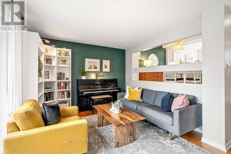 29633974/1095-avignon-court/orleans-wood/ottawa/ontario/K1C2M2_10