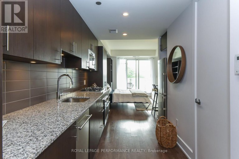 28437909/309a-7-marquette-avenue/vanier/ottawa/ontario/K1L8A7_16
