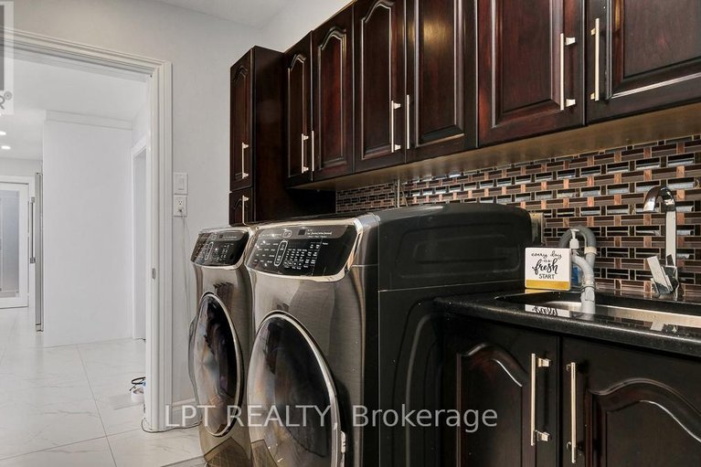 29603325/624-pleasant-park-road/playfair-park/ottawa/ontario/K1H5N5_27