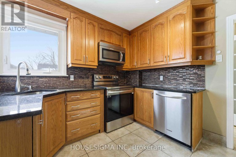 29433007/1047-richard-avenue/billings-bridge/ottawa/ontario/K1H8C3_16