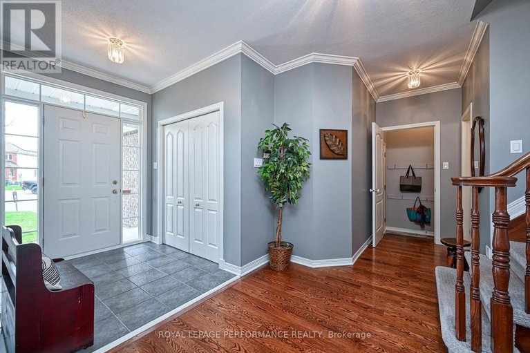 28233202/4191-wolfe-point-way/riverside-southgloucester-glen/ottawa/ontario/K1V1P5_4