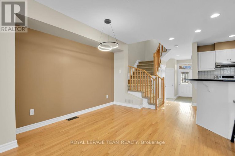 29177022/541-salzburg-drive/notting-hillsummerside/ottawa/ontario/K4A0C6_9