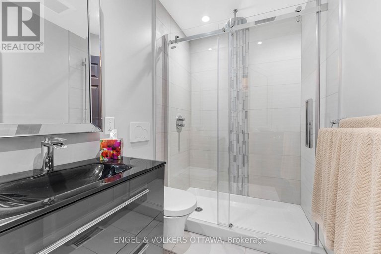 28985007/105-stanley-avenue/new-edinburgh/ottawa/ontario/K1M1N8_19