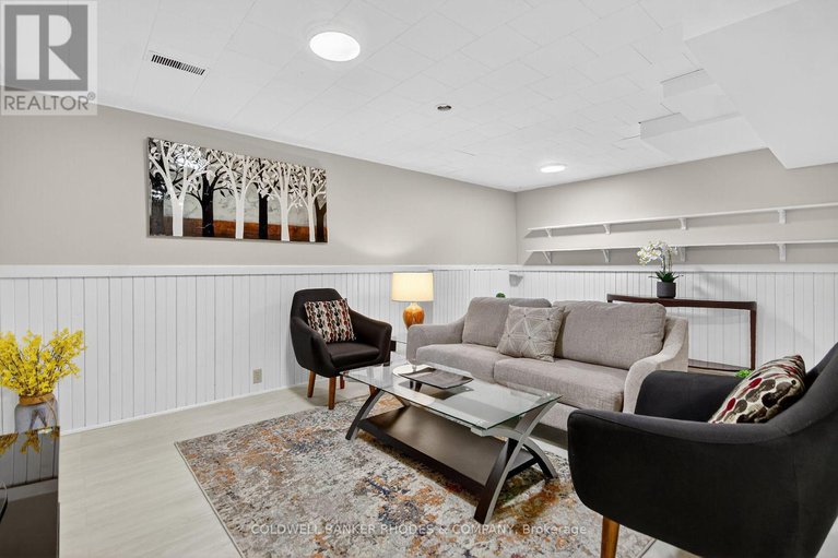 29032585/8-confederation-private/mooneys-bayriverside-park/ottawa/ontario/K1V9W6_33