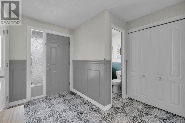28647617/1162-derable-place/convent-glen-north/ottawa/ontario/K1C5L3_2