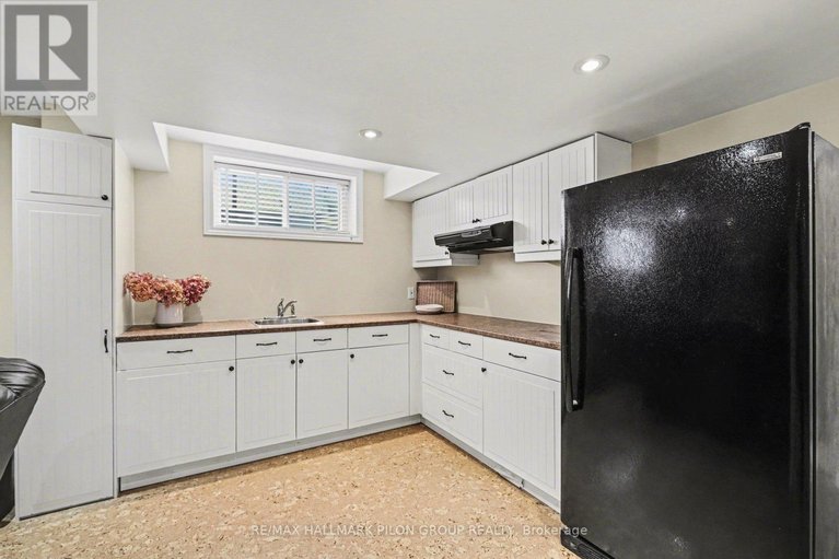 29579185/1878-montmere-avenue/notting-hillsummerside/ottawa/ontario/K4A0L7_17