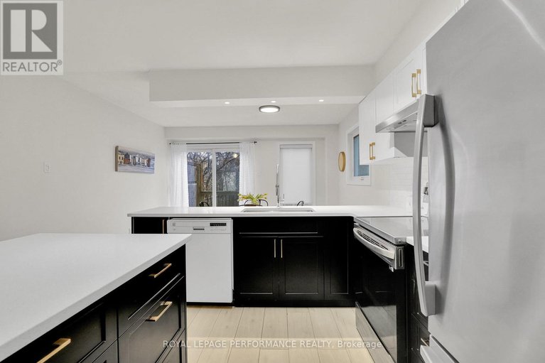 29606715/221-desrosiers-street/vanier/ottawa/ontario/K1L7T2_9