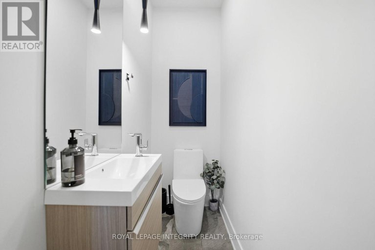 28999711/b-574-edison-avenue/mckellarhighland/ottawa/ontario/K2A1V4_22