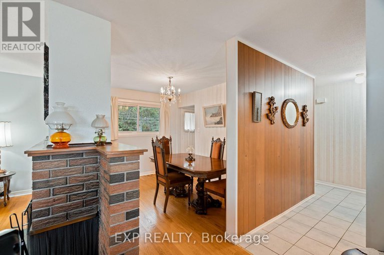 29114115/1233-meadowlands-drive-e/city-viewskylinefisher-heightsparkwood-hills/ottawa/ontario/K2E6K2_13