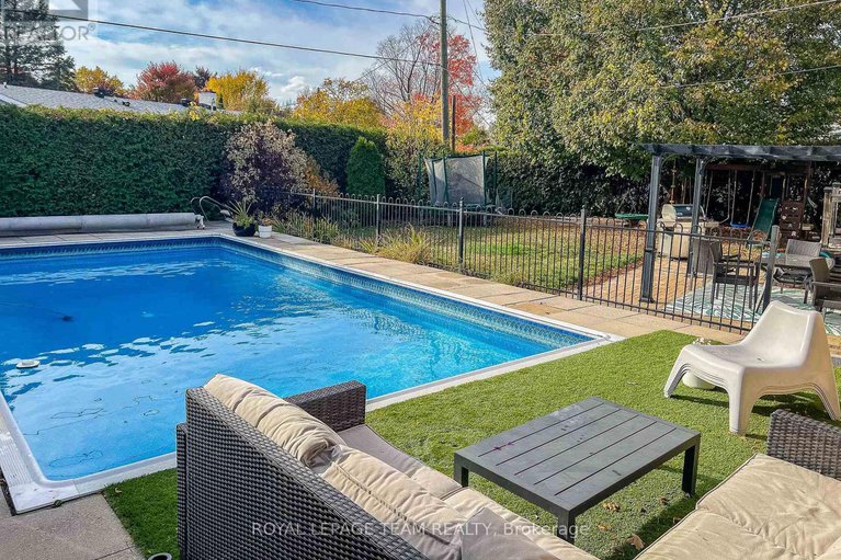 29147557/62-crystal-beach-drive/crystal-beach/ottawa/ontario/K2H5N1_2