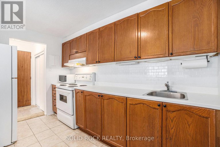 28278535/14-47-sumac-street/beacon-hill-south/ottawa/ontario/K1J7T7_9