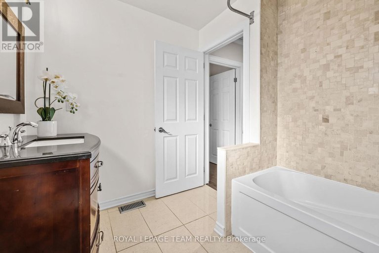 29455343/44-chestnut-street/ottawa-east/ottawa/ontario/K1S1A1_24