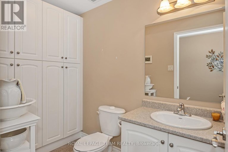 28708975/202-2-warner-street/village-of-russell/russell/ontario/K4R0B4_26