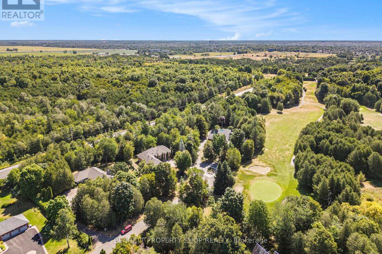 28752704/5-countryside-green/cedar-hillorchard-estates/ottawa/ontario/K2R1B5_41