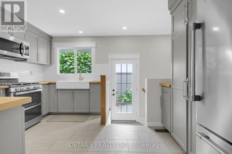 28913068/10-aberfeldy-street/arbeatha-park/ottawa/ontario/K2H6H5_10
