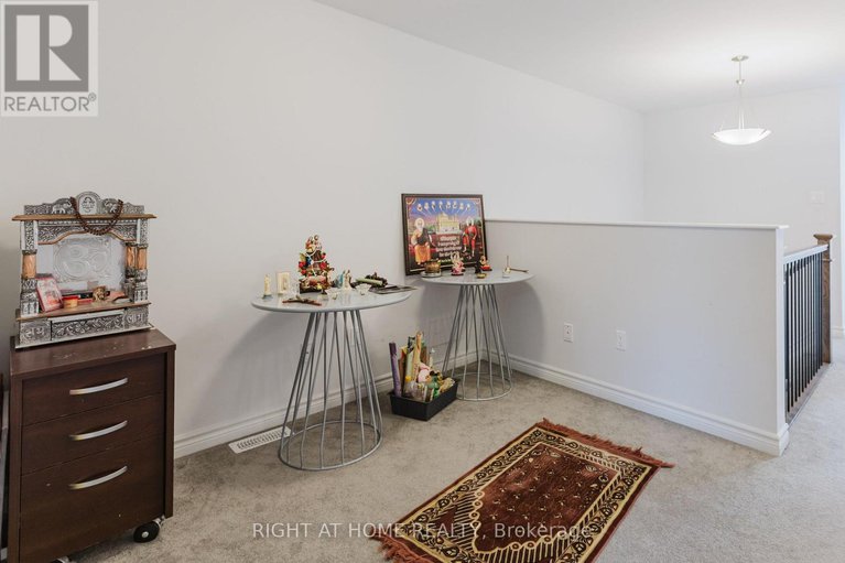 28523248/669-cordelette-circle-e/mer-bleuebradley-estatesanderson-park/ottawa/ontario/K1W0P2_25