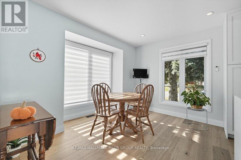 28959990/6343-viseneau-drive/chateauneuf/ottawa/ontario/K1C2G8_7