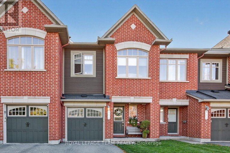 29092762/245-garrity-crescent/strandherd/ottawa/ontario/K2J3T7_1