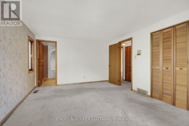 29262482/5361-hilltop-drive/manotick-long-island-nicholls-island/ottawa/ontario/K4M1G4_20