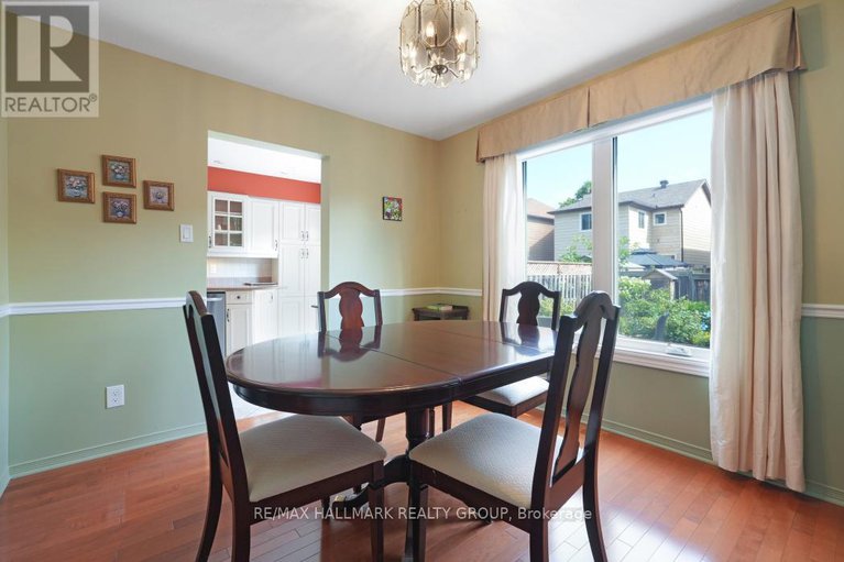 28605723/92-waterton-crescent/bridlewood/ottawa/ontario/K2M1Y5_13