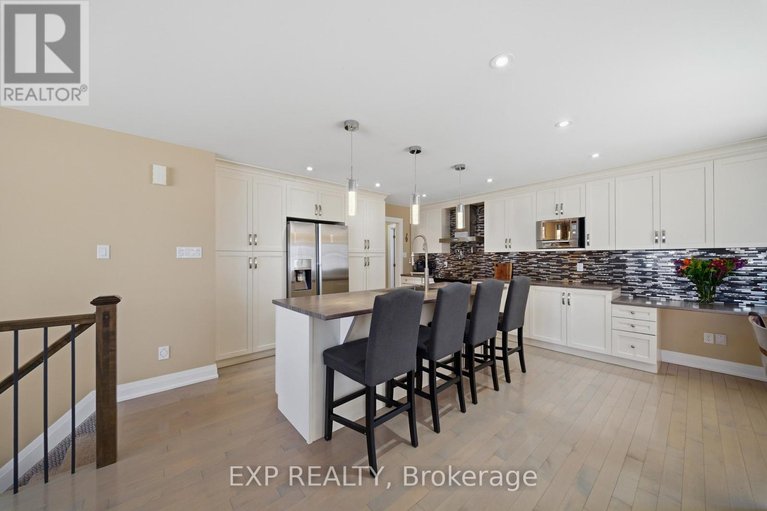 29571541/4-provost-street/north-stormont-finch-twp/north-stormont/ontario/K0A1R0_12