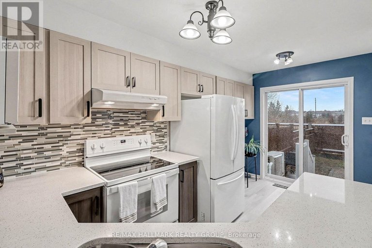 29647351/111-ludlowe-street/fallingbrookgardenway-south/ottawa/ontario/K4A5C2_12