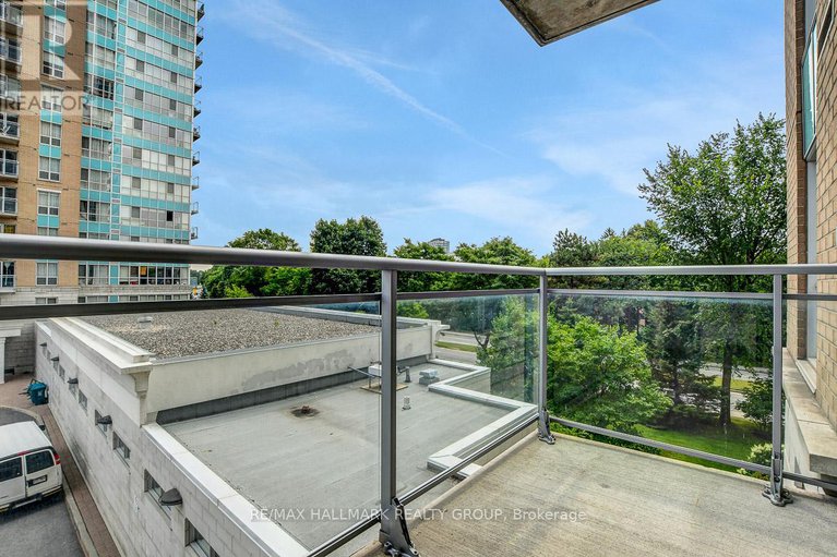 28694787/303-70-landry-street/vanier/ottawa/ontario/K1L0A8_27