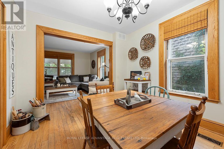 28631022/6-foster-avenue/smiths-falls/smiths-falls/ontario/K7A1K1_16