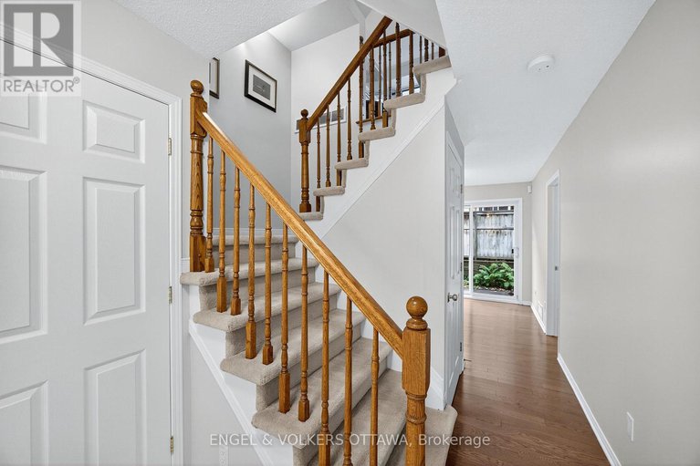 29030963/277-mart-circle/manor-park/ottawa/ontario/K1K4W2_7