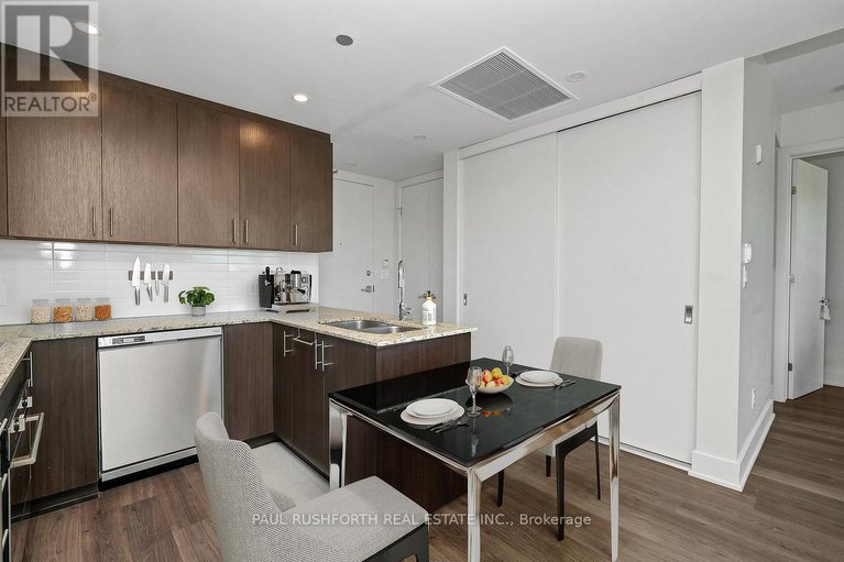 28386159/813-7-marquette-avenue/vanier/ottawa/ontario/K1L8A7_9