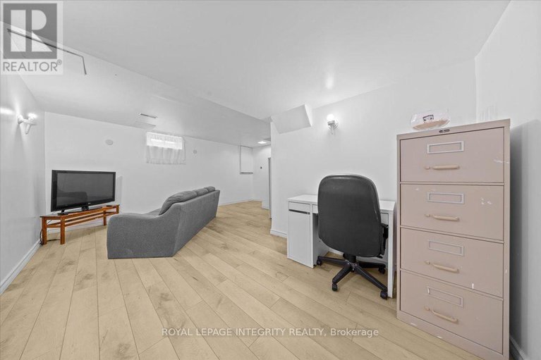 29383476/1196-priory-lane/convent-glen-north/ottawa/ontario/K1C1Z9_24