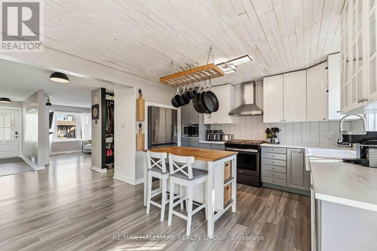 29596241/1091-burgundy-lane/convent-glen/ottawa/ontario/K1C2M9_13