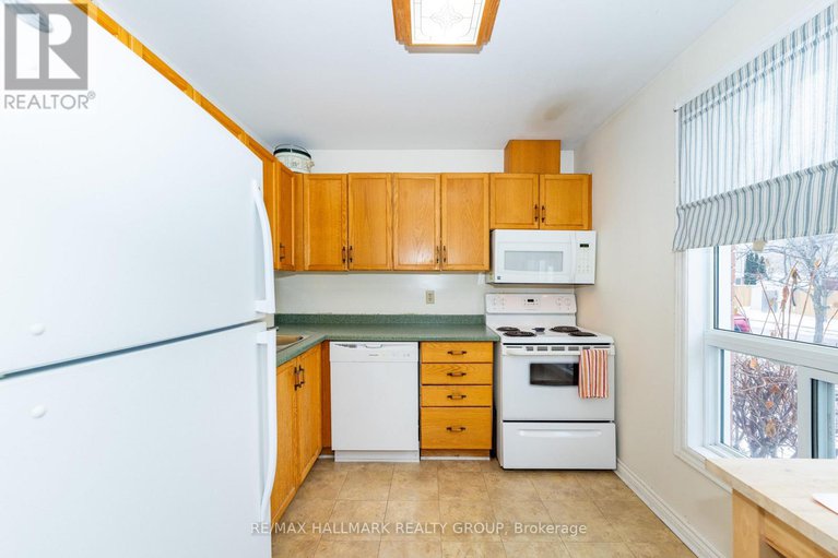 29171549/29-935-cookshire-crescent/fallingbrookridgemount/ottawa/ontario/K4A3K4_6