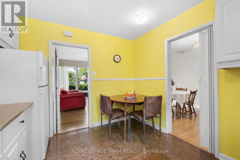 29135223/30-ellery-crescent/lynwood-village/ottawa/ontario/K2H6M6_15