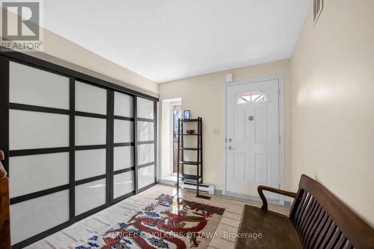 29617139/424-lochaber-avenue/westboro-west/ottawa/ontario/K2A0A6_6