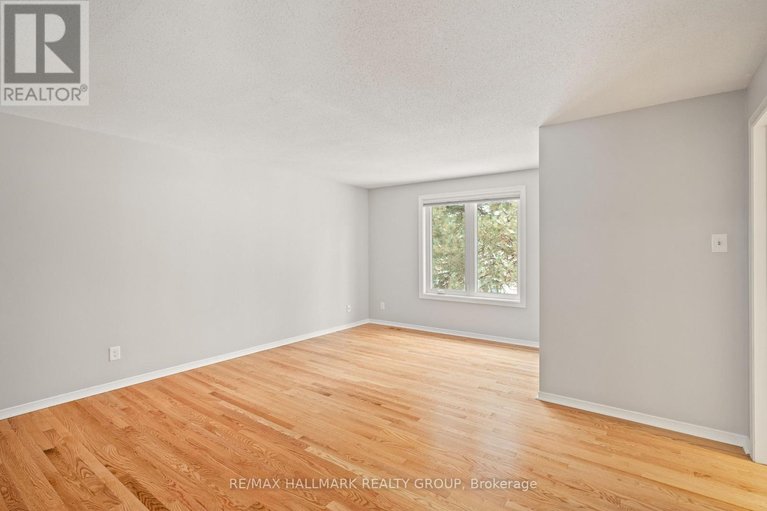 29537111/14-wrenwood-crescent/centrepointe/ottawa/ontario/K2G5V3_21