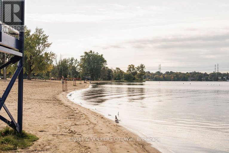 29204141/12-bayside-private/mooneys-bayriverside-park/ottawa/ontario/K1V9R3_47