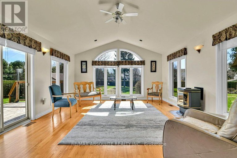 29665092/535-gascon-street/village-of-russell/russell/ontario/K4R1C6_12