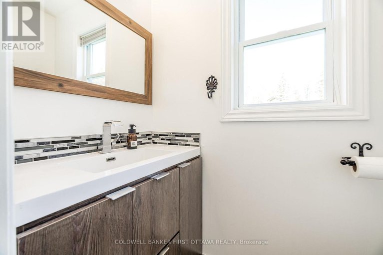 29050103/100-manion-heights-crescent/huntley-ward-south-west/ottawa/ontario/K0A1L0_23