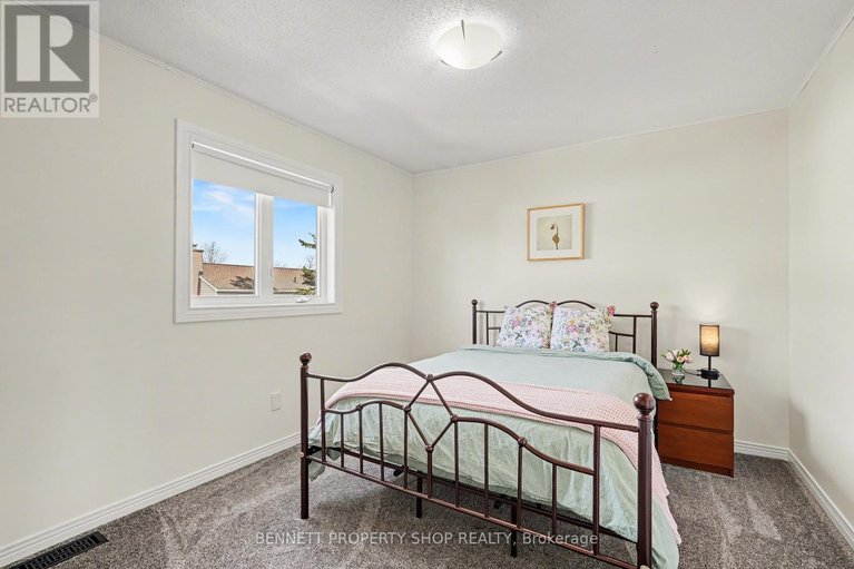 29450647/53-filion-crescent/bridlewood/ottawa/ontario/K2M1V5_18