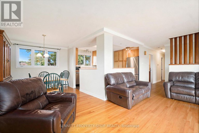 28973672/17-glenmanor-drive/meadowlandscrestview/ottawa/ontario/K2G3E8_6