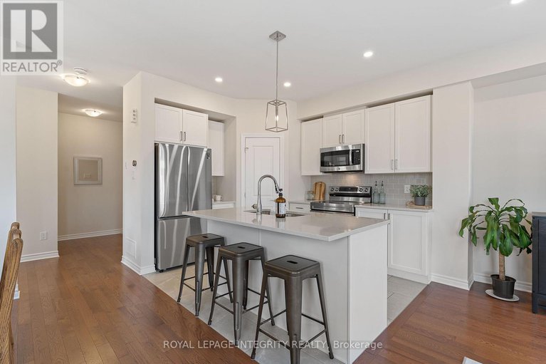 28817438/508-escapade-private/blossom-parkkemp-parkfindlay-creek/ottawa/ontario/K1X0J1_3