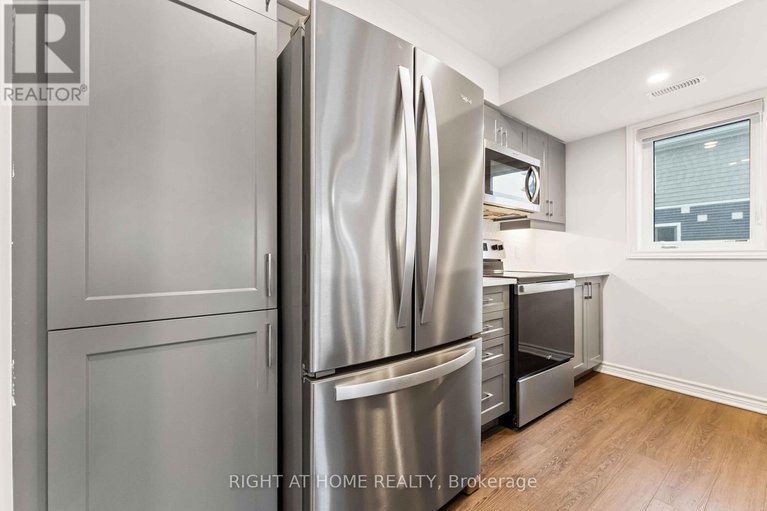 29129692/721-rouncey-road/emerald-meadowstrailwest/ottawa/ontario/K2V0S5_9