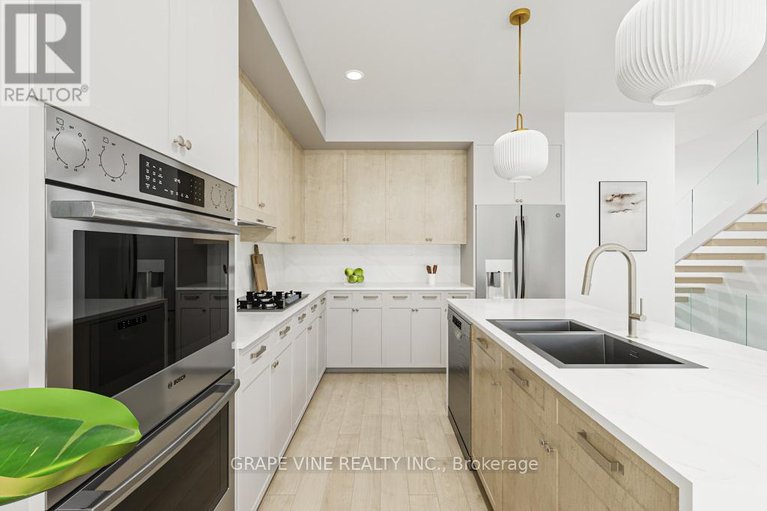 29136511/535-adventure-private/mooneys-bayriverside-park/ottawa/ontario/K1V9R2_10