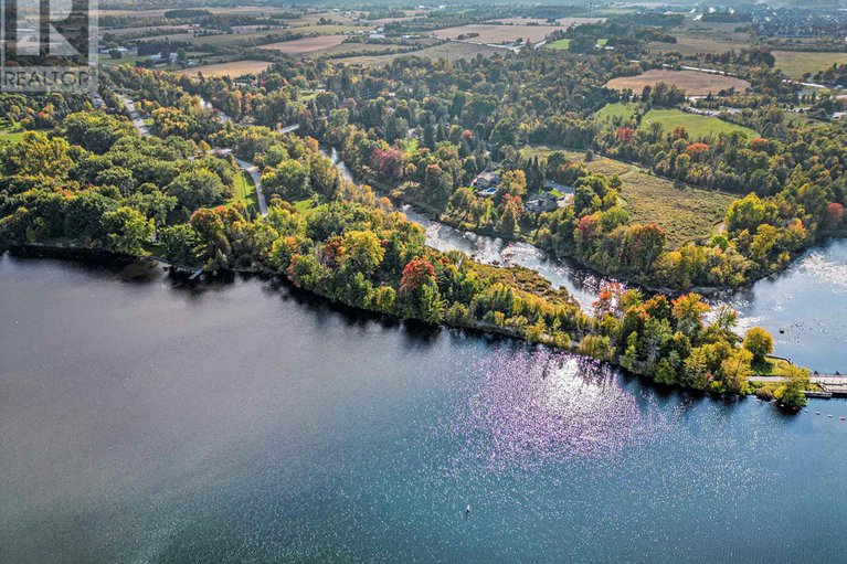 28376426/17-lockview-road/manotick-village-manotick-estates/ottawa/ontario/K4M1B2_37