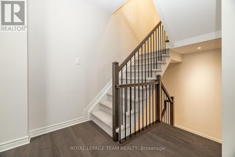 28349259/80-stockholm-private/riverside-southgloucester-glen/ottawa/ontario/K4M0G9_25