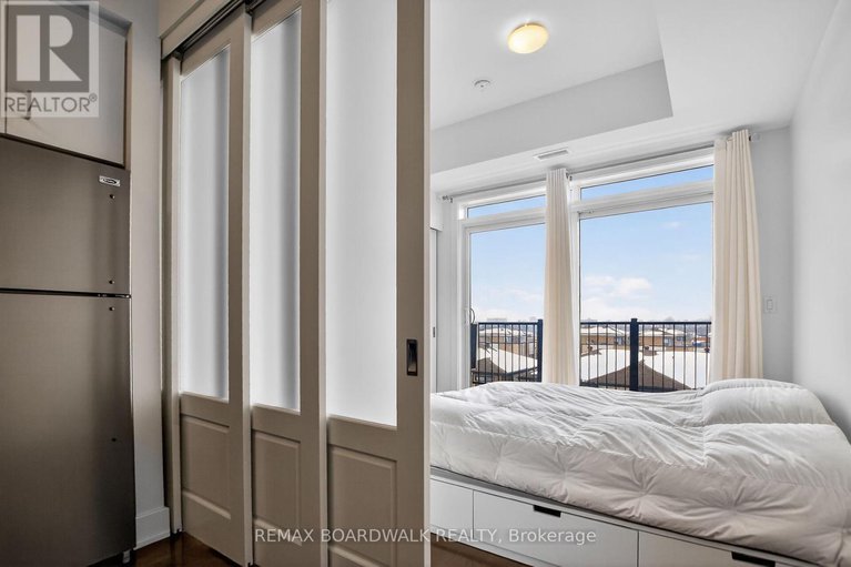 29379158/416-2785-baseline-road/redwood-park/ottawa/ontario/K2H0B7_20